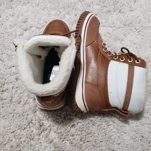 Canada's Women Georgia Snowslide Cream Waterproof Boot.